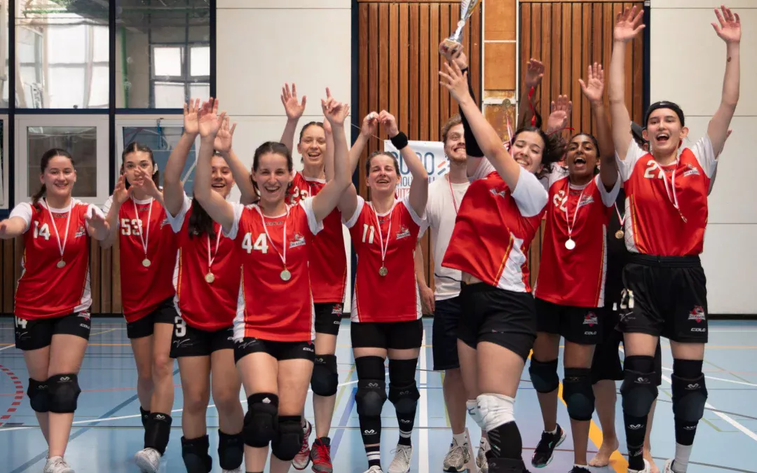 Les Geneva Dragons Women championnes de Suisse / les Girls sur le podium : un dimanche historique pour le tchoukball féminin genevois